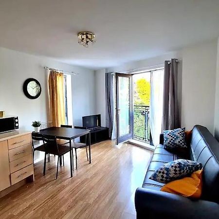 Lovely 5 Sleeper Flat - Upper Clapton 런던 외부 사진